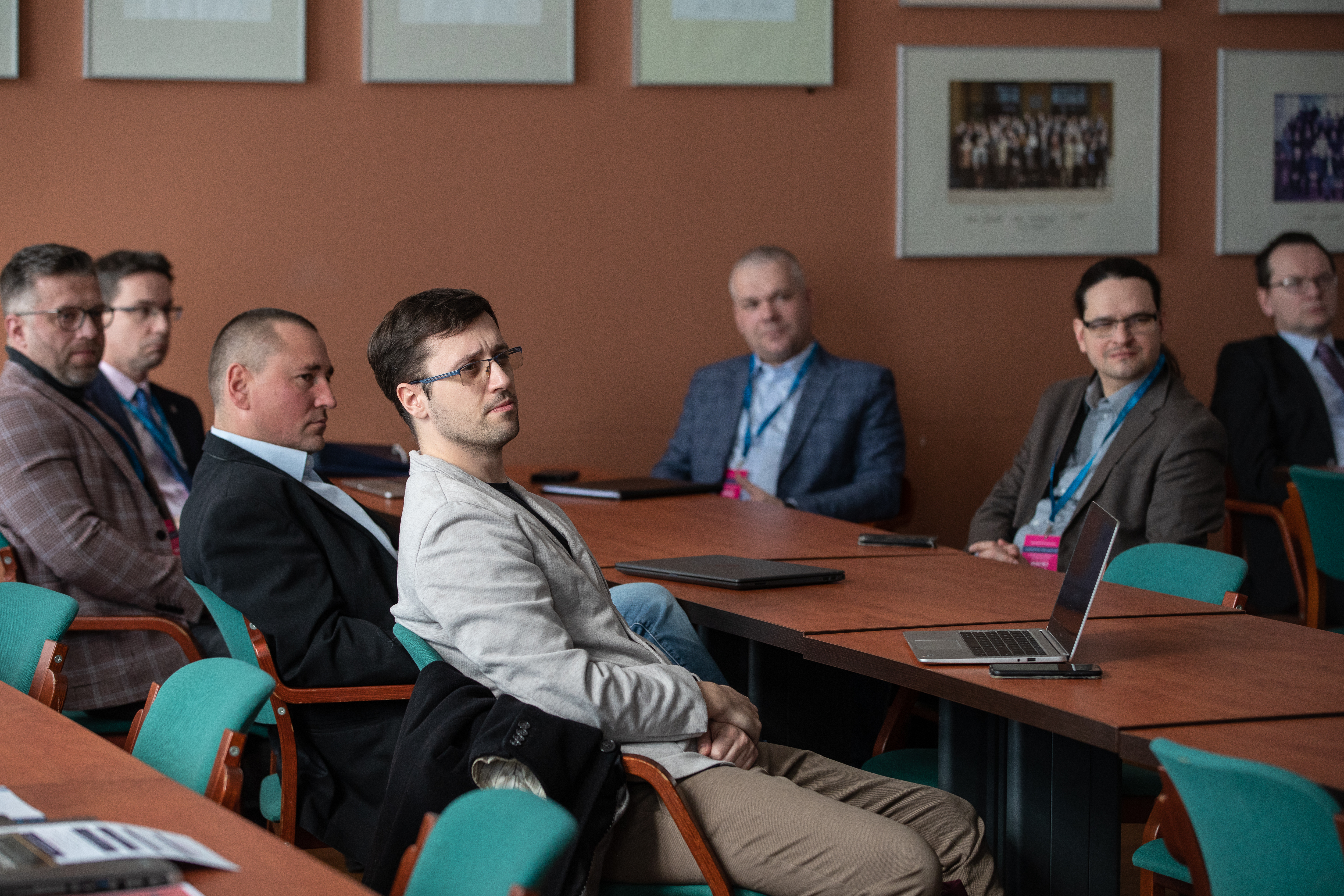 Uczestnicy konferencji podczas oficjalnych wystąpień