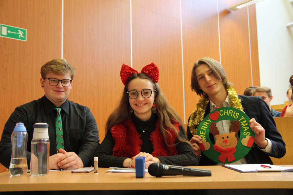 komisja oceniająca debatę