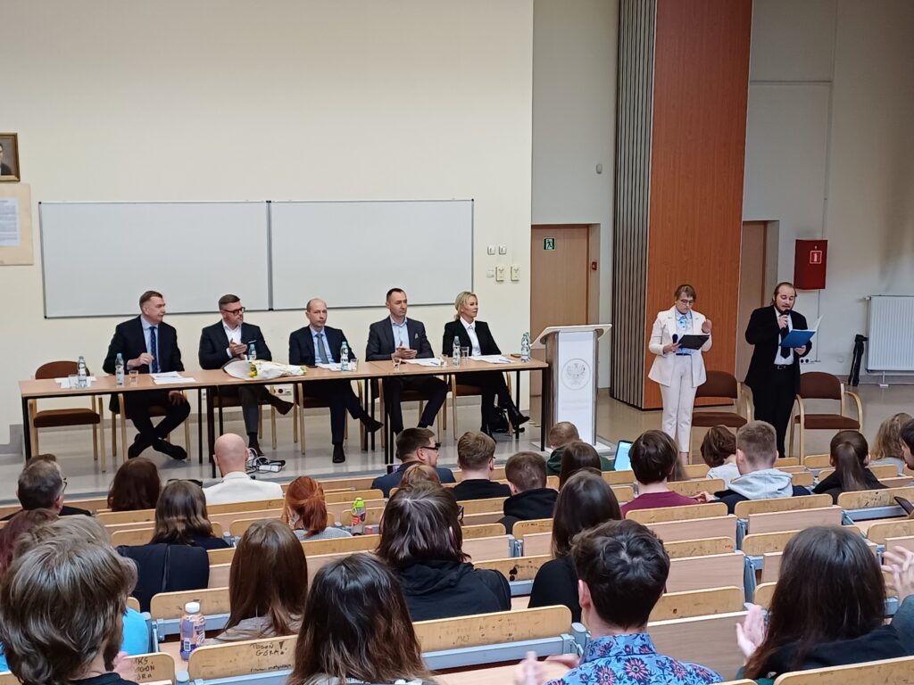 kandydaci na prezydenta Wrocławia w trakcie debaty