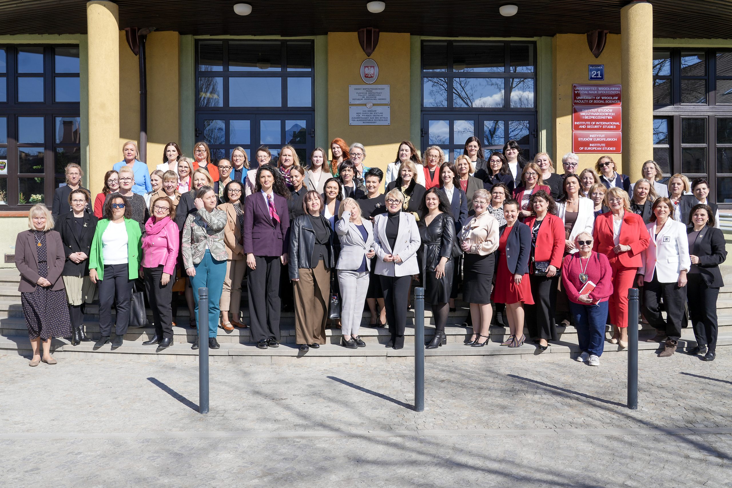 zdjęcie pamiątkowe uczestniczek spotkania